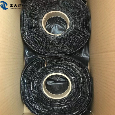 30mm অ্যাসফল্ট বিটুমেন ক্র্যাক সিলিং স্ব আঠালো বিটুমেন টেপ দ্রুত মেরামত